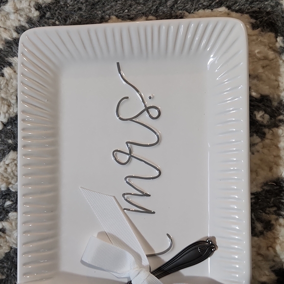 Pier1 Imports Mr and Mrs Serving Platter with Cheese Knife - Picture 3 of 9